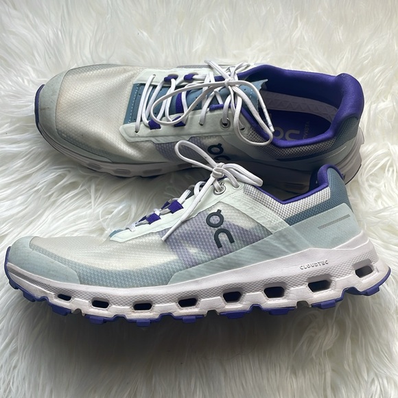 On Cloud CLOUDVISTA Running Shoe Size W9.5. Used in excellent condition. - Picture 7 of 10